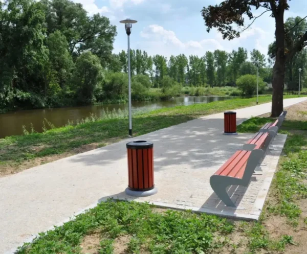 Kosz wolnostojący z betonową podstawą KONSTANT WOOD 45 wizualizacja