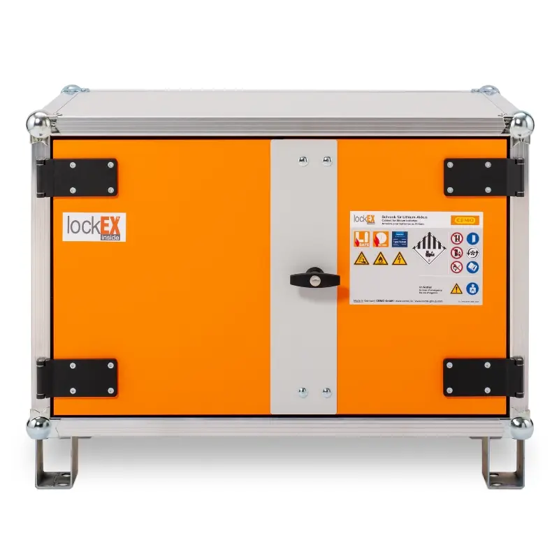 Ognioodporna szafa do akumulatorów litowo-jonowych z nóżkami LOCKEX 2.0 8/5 front Ognioodporna szafa do akumulatorów litowo-jonowych z nóżkami LOCKEX 2.0 8/5 front