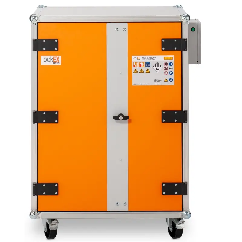 Ognioodporna szafa do akumulatorów litowo-jonowych z kółkami LOCKEX 2.0 8/10 front Ognioodporna szafa do akumulatorów litowo-jonowych z kółkami LOCKEX 2.0 8/10 front